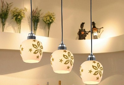 選購(gòu)客廳吊燈指南 盤點(diǎn)質(zhì)量與口碑兼具的燈具品牌